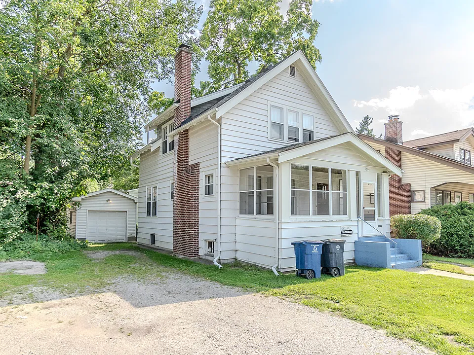 1014 Woodlawn Ave