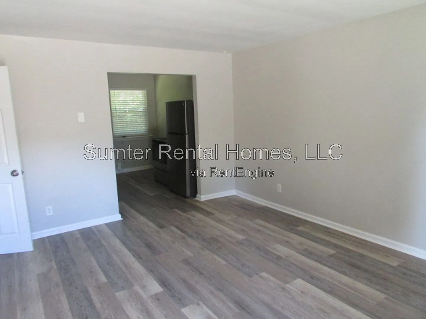 2 bed, 1.0 bath, 725 sqft, $1,095 — Photo 2