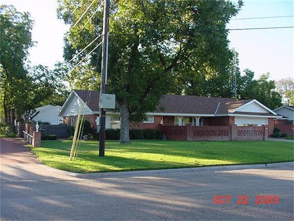 2nd image of 695 Westwood Dr