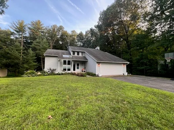 38 Ashton Ln, South Hadley, MA 01075