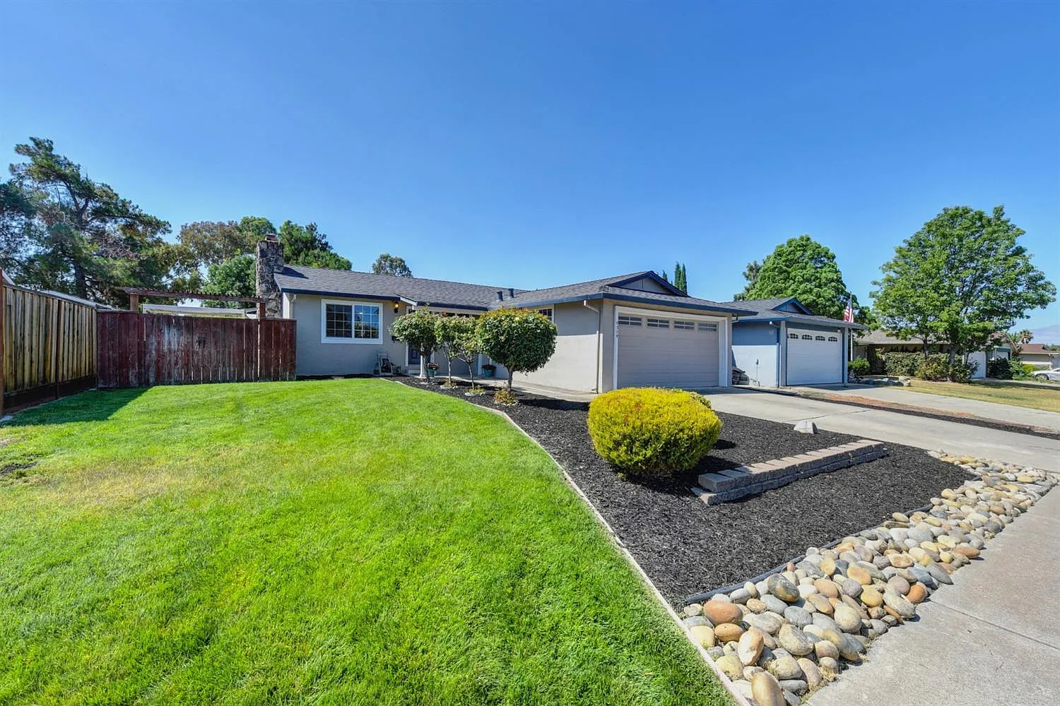 5329 Lilac Ave photo 1