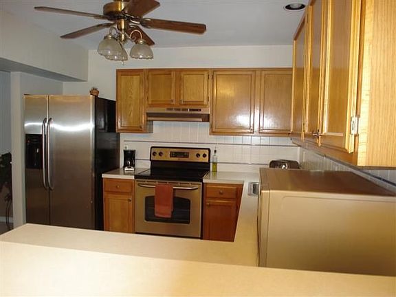 3rd image of 1212 Bennett Pl