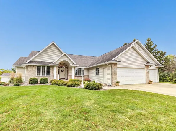W3142 High St, Seymour, WI 54165