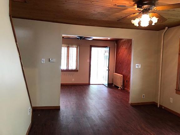2nd image of 13 Roosevelt St