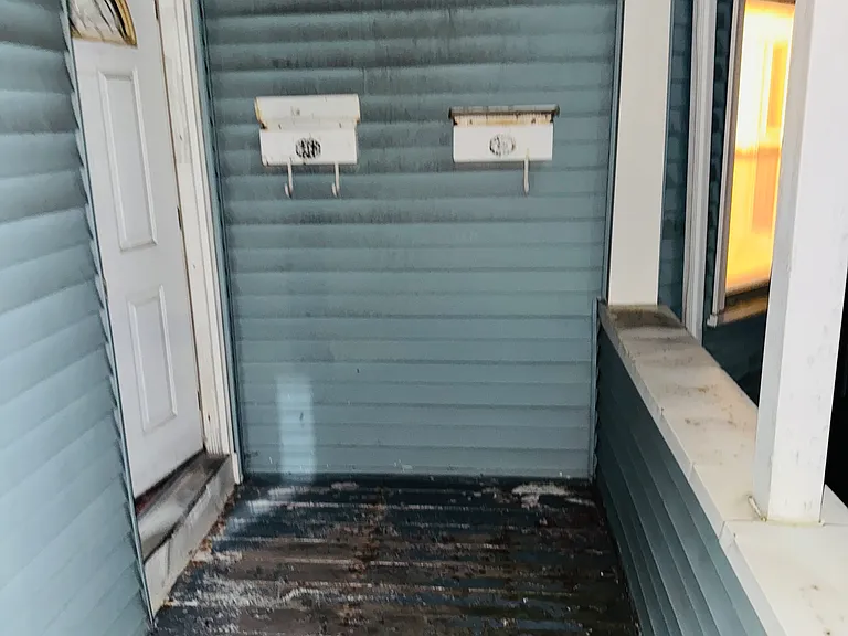 631 Center St — Photo 10