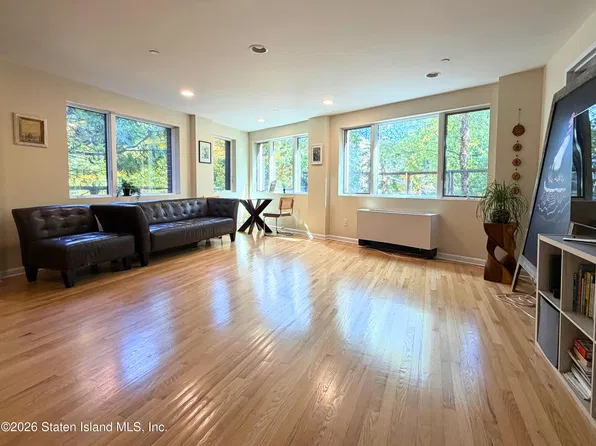 702 Ocean Pkwy APT 2A, Brooklyn, NY 11230