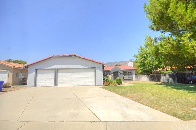 1st image of 936 Melrose Dr