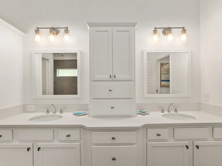 Double vanity in Master Bath