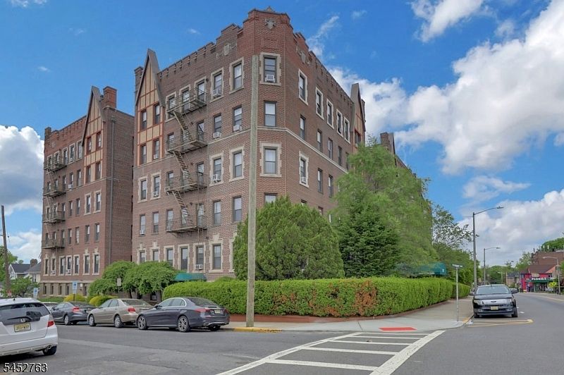 1st image of 755 Anderson Ave
