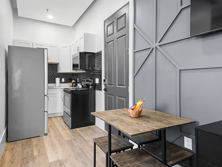 1301 E Columbus Dr #B — Photo 8
