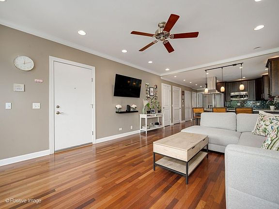 5th image of 2849 N Ashland Ave #2S