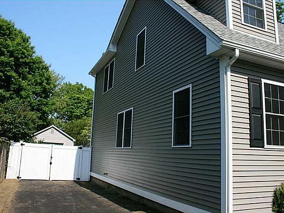 3rd image of 28 Lawndale Dr