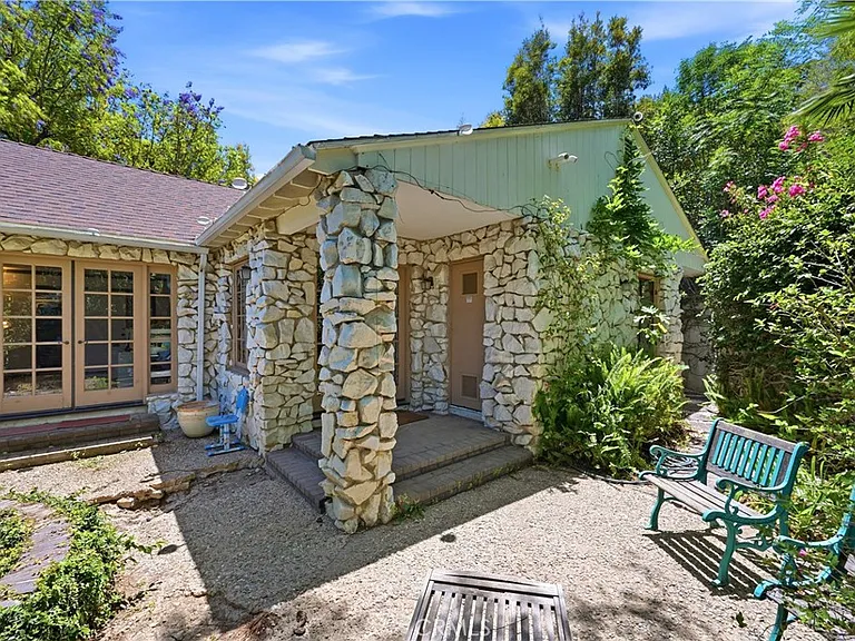 18000 Karen Dr — Photo 67