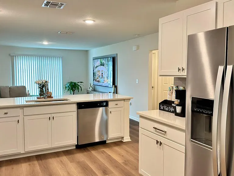 901 SW Fisherman Ave — Photo 6