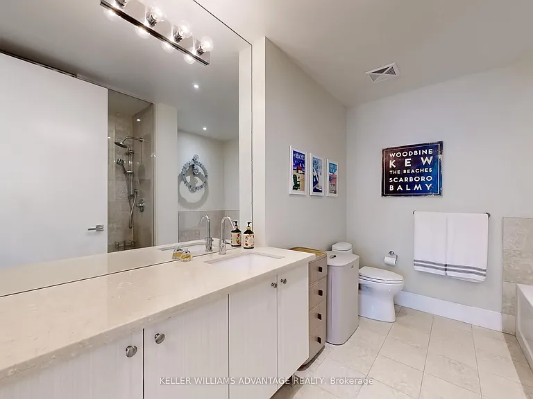 29 Queens Quay E #401 — Photo 22