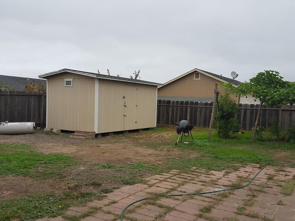 2nd image of 10501 Seymour St