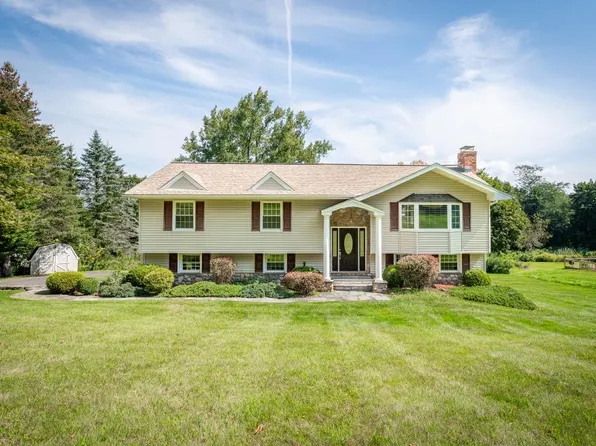 77 Obtuse Rd S, Brookfield, CT 06804