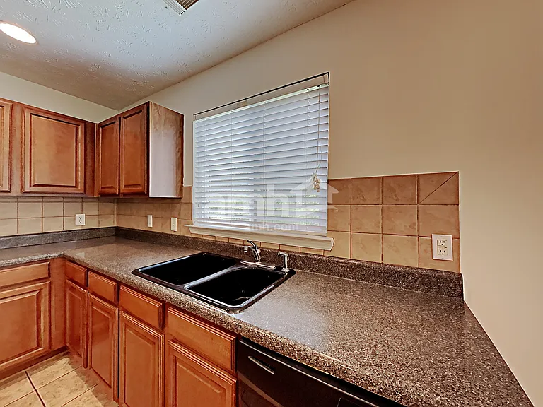 2641 Farmstead Ct — Photo 9