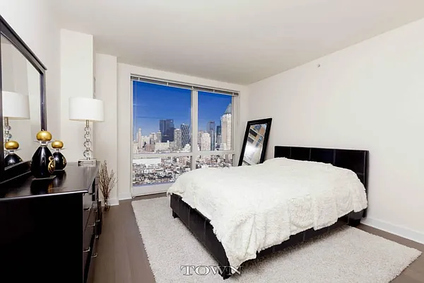 Rented by Town Residential | media 22