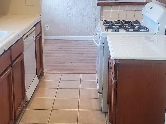 3rd image of 346 S 26th St