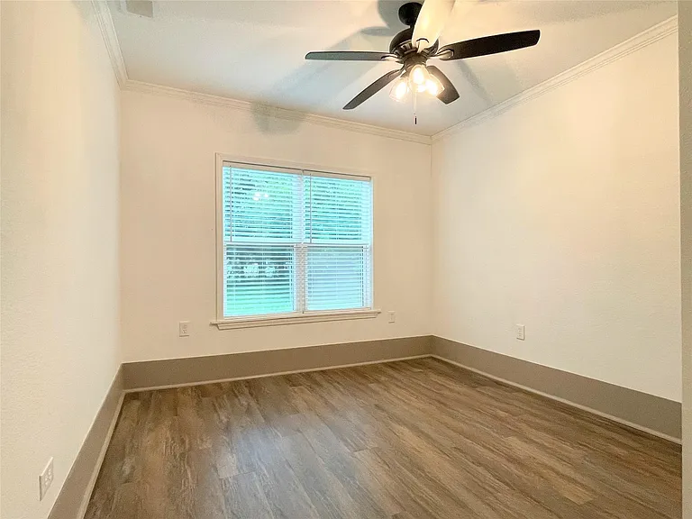 210 W Crescent Dr — Photo 23
