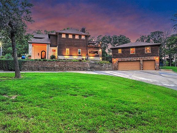 2nd image of 2565 Tanglewood Blvd
