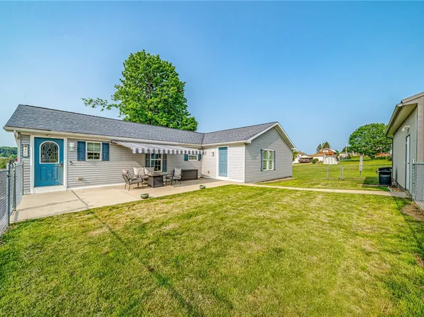 406 Hugh St, Windber, PA 15963