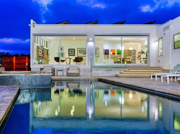 1573 Copa De Oro Dr, La Jolla, CA 92037