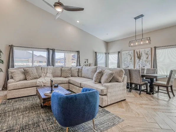 2816 Sammy Cervantes St, El Paso, TX 79938