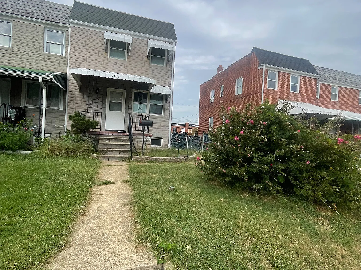5 bed, 1280 sqft, $2,000 — Photo 1