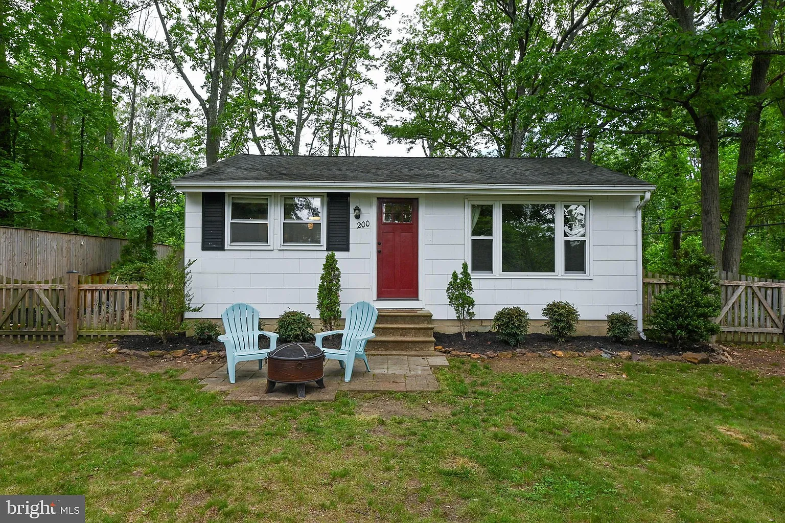 200 Southwood Rd photo 1