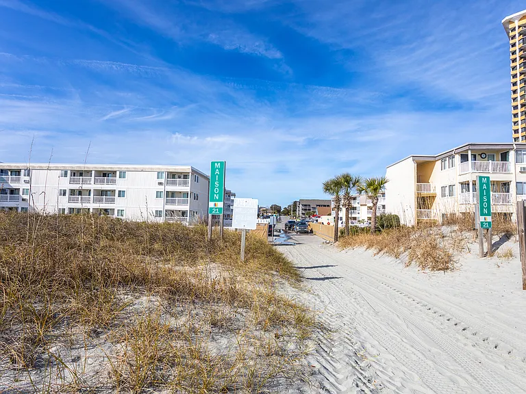 9600 Shore Dr #A102 — Photo 32