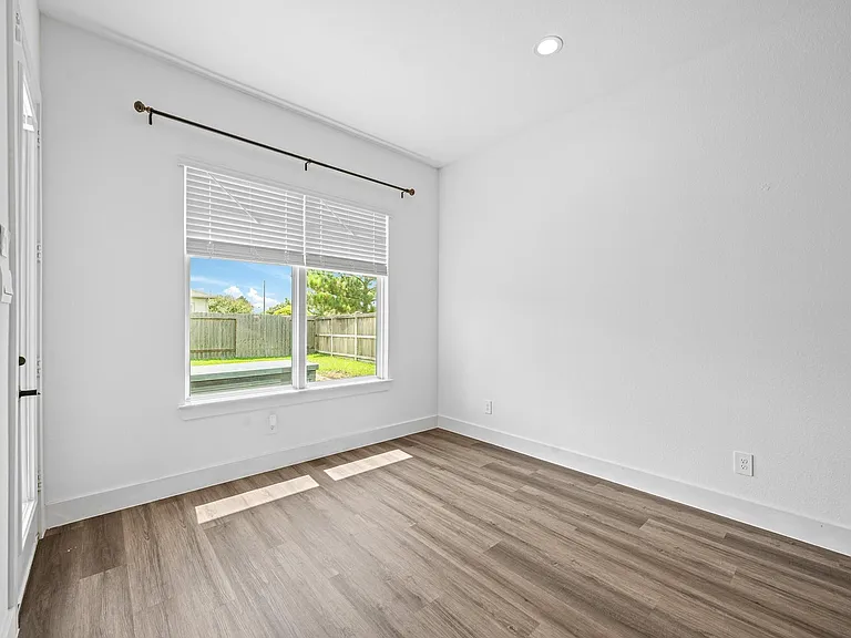 4227 Magliana Ln — Photo 18