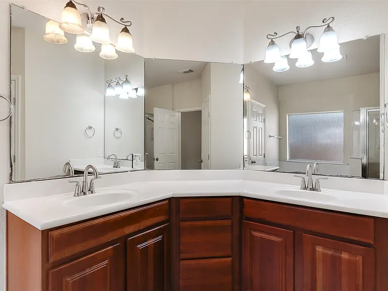 800 S Frontier Ln — Photo 16