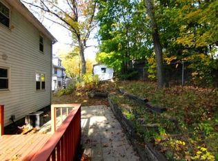 390 Rogers St, Lowell, MA 01852
