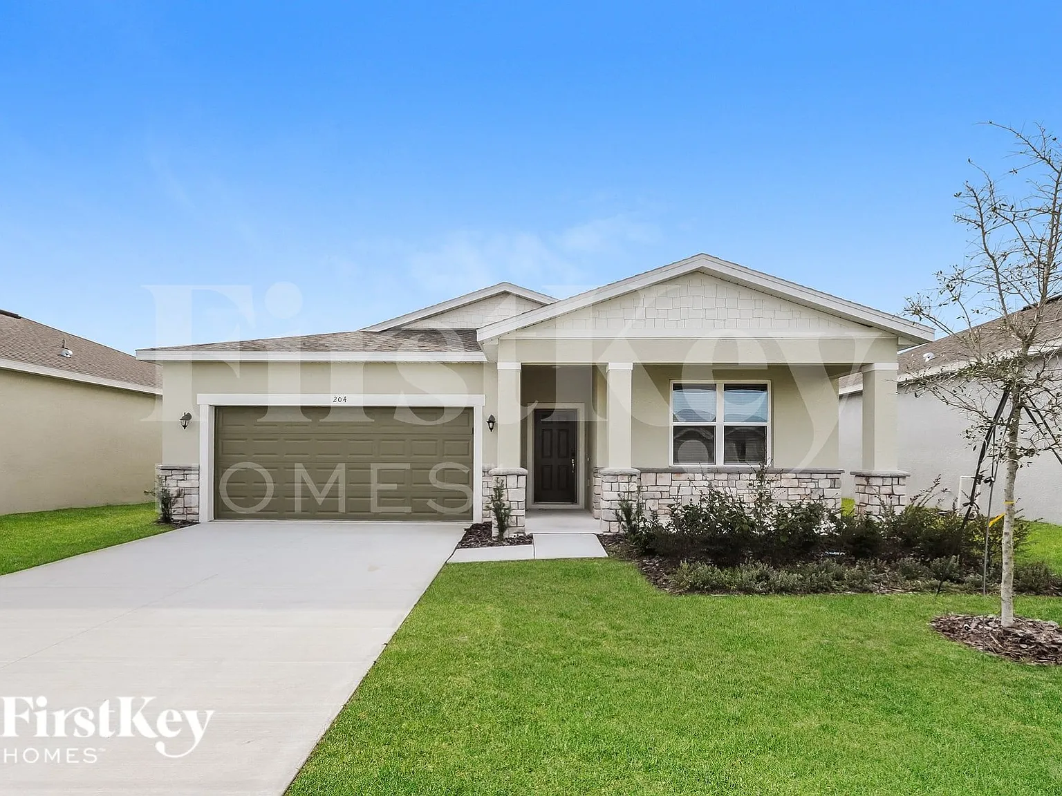 4 bed, 2.0 bath, 1839 sqft, $2,040 — Photo 1