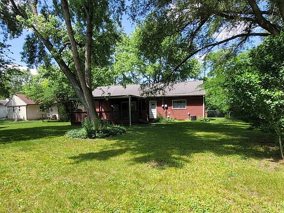 3rd image of 4003 Hillside Dr