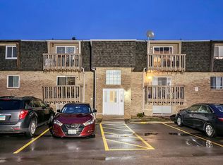 2390 Bicentennial Ave APT 5, Crest Hill, IL 60403