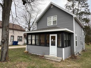255 S Main St, Iola, WI 54945