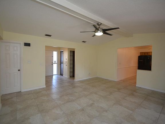 5th image of 9 Westfield Ln