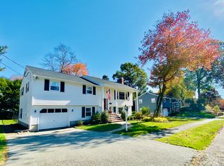 10 Hemlock Rd, Reading, MA 01867