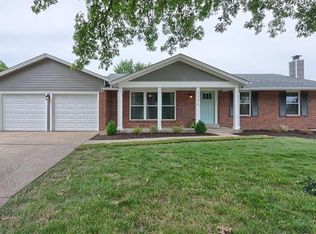 2396 Charterwood Ct, Maryland Heights, MO