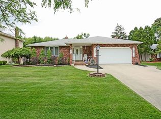 14280 Revere Cir, Middleburg Heights, OH