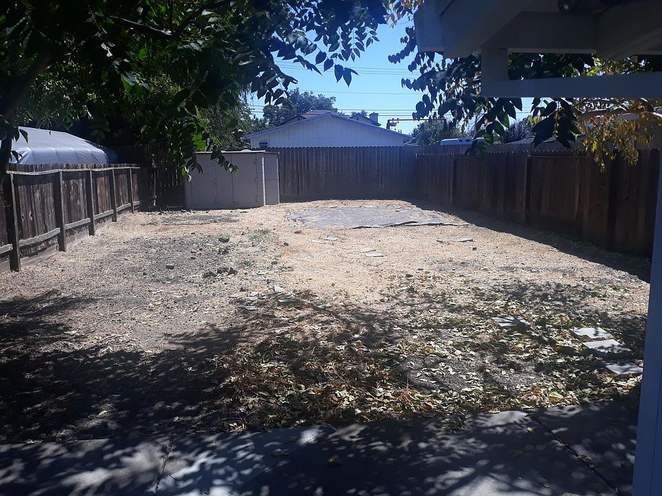 2nd image of 1880 Florence Ln