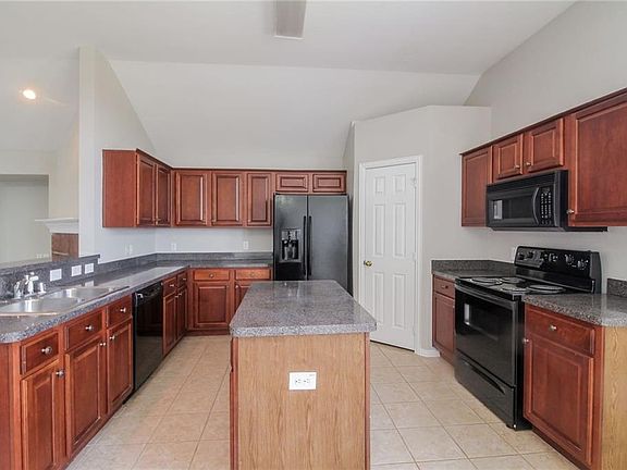 3rd image of 823 S Sherry Ln