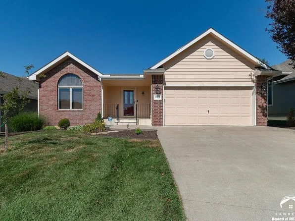 2829 SW Blue Stem Dr, Topeka, KS 66614