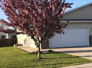 1000 35th Ave S, Moorhead, MN 56560