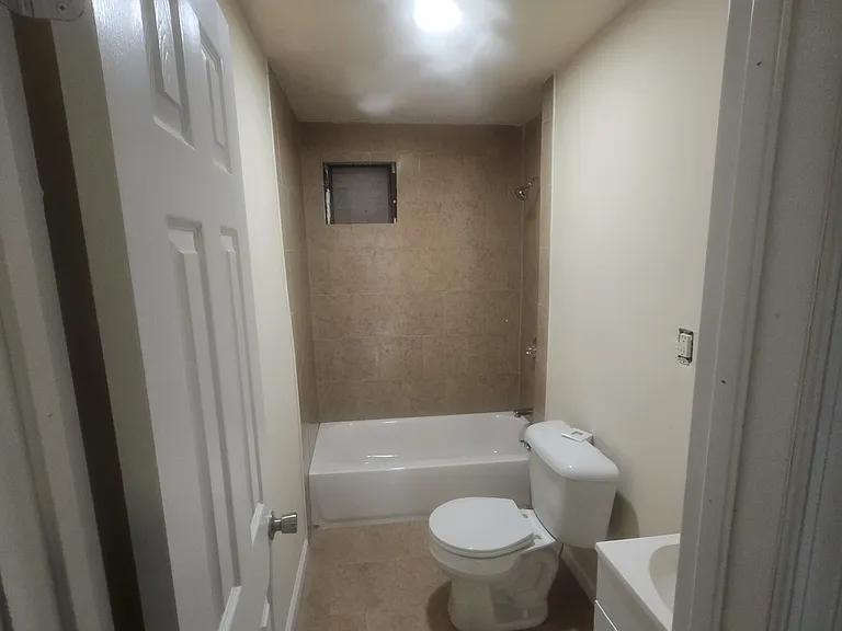 5953 N Beechwood St — Photo 3