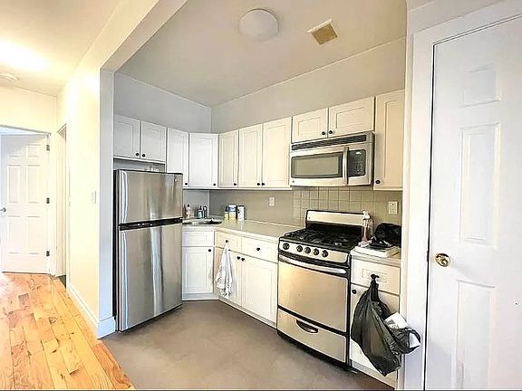 4th image of 291 Harman St #1LR