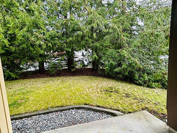 3rd image of 1039 SW Barrington Dr #101